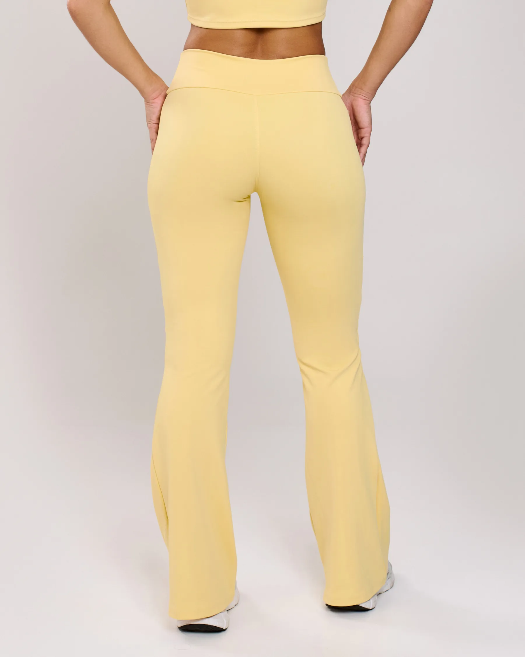 Calça Flare Gab Amarelo