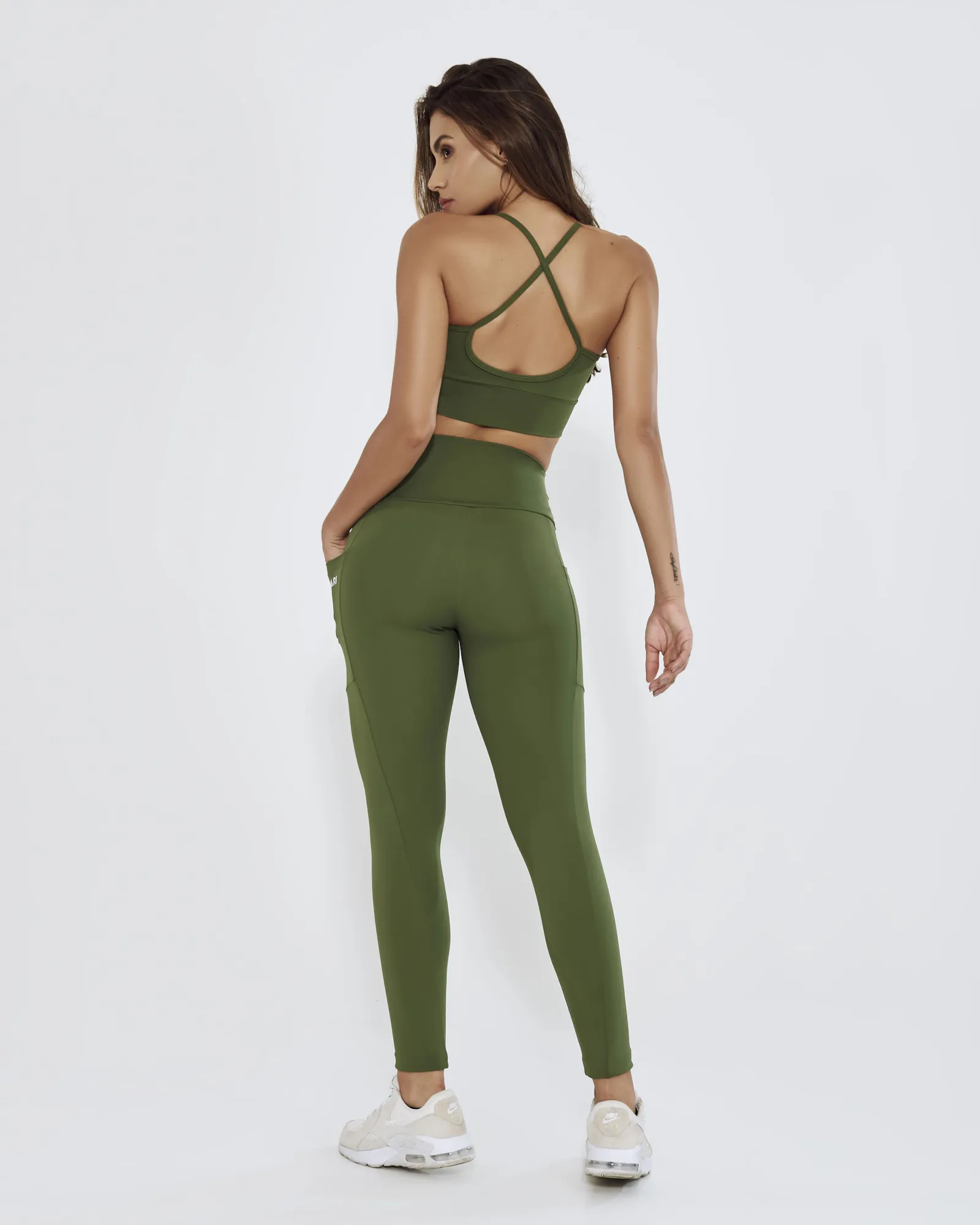 Calça Legging Básica Com Bolso Verde Militar