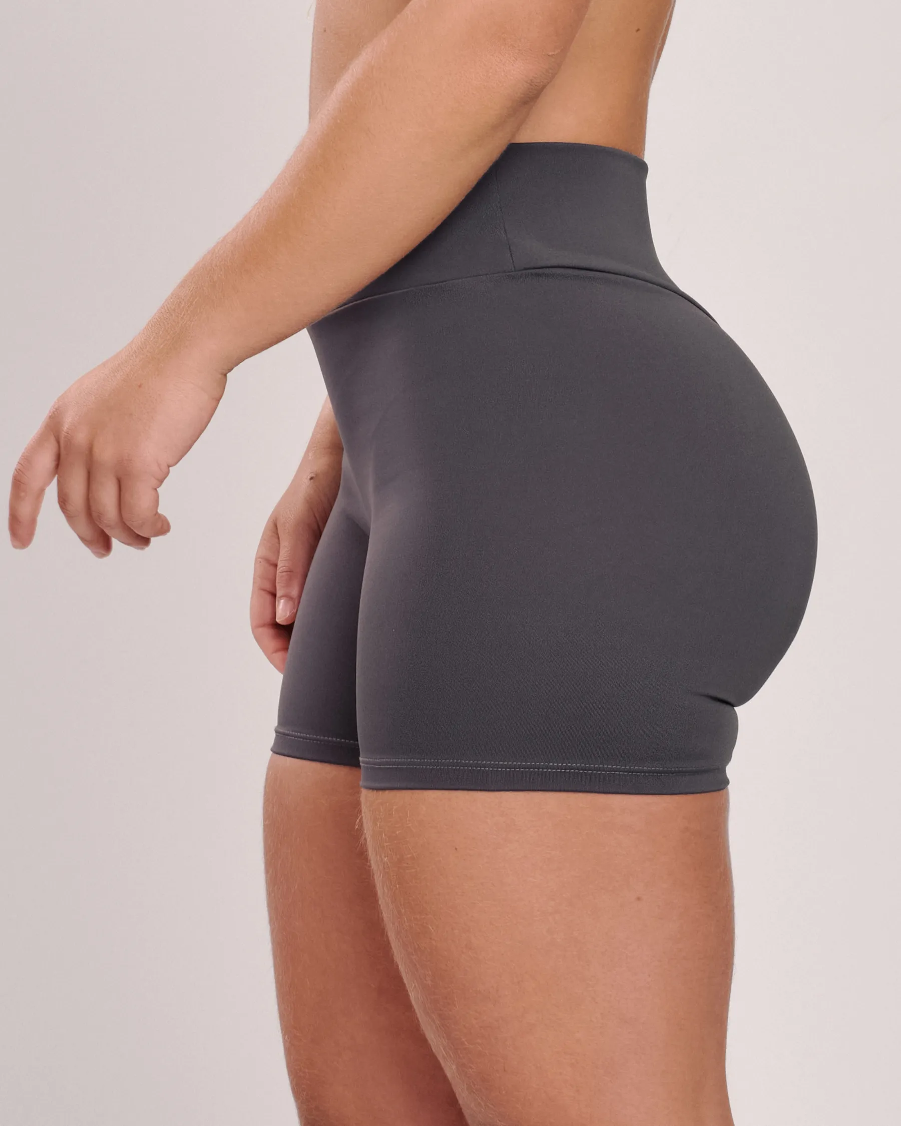 Short Aura Grafite Ju Mamute