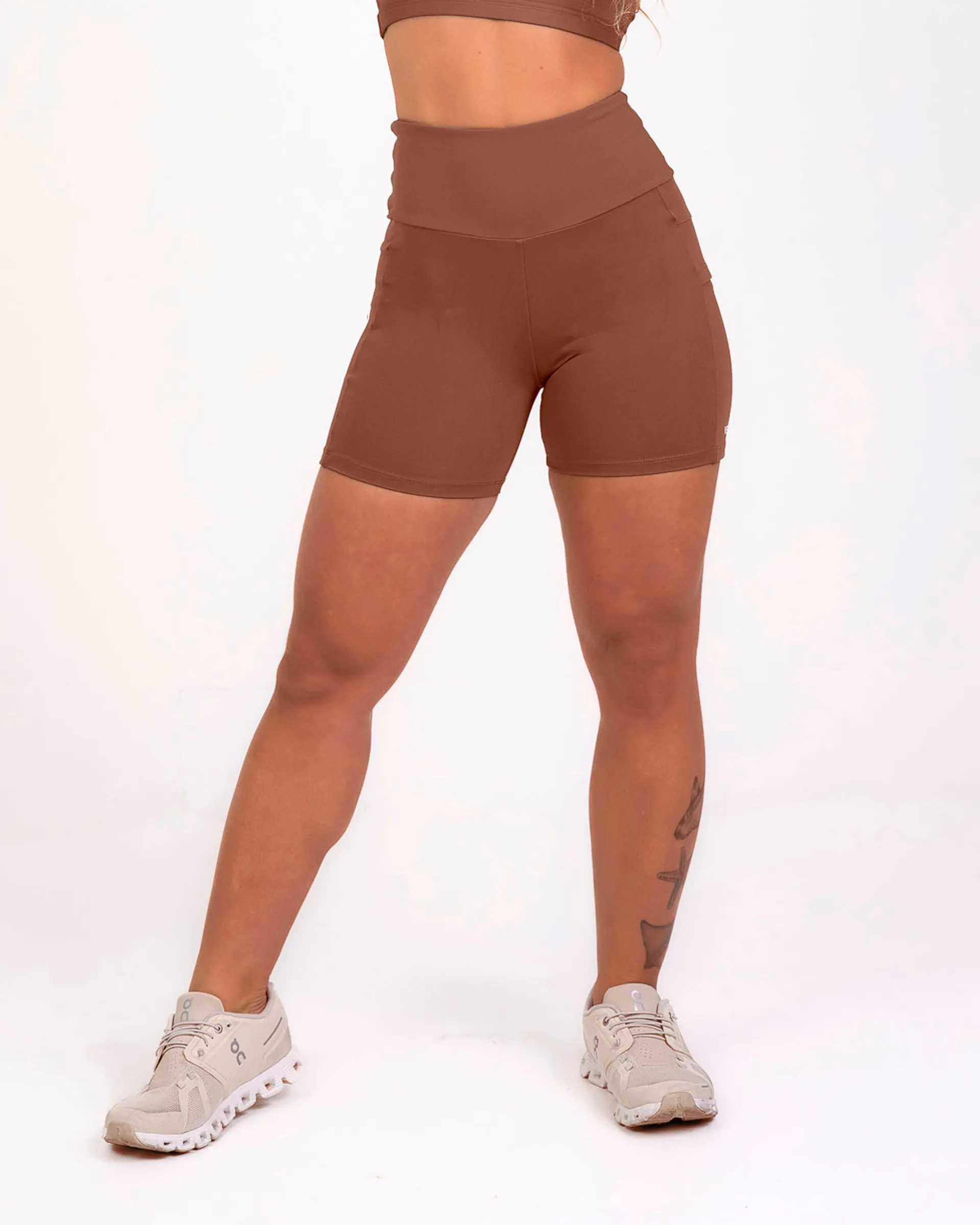 Short Bolso Ju Mamute Cacau