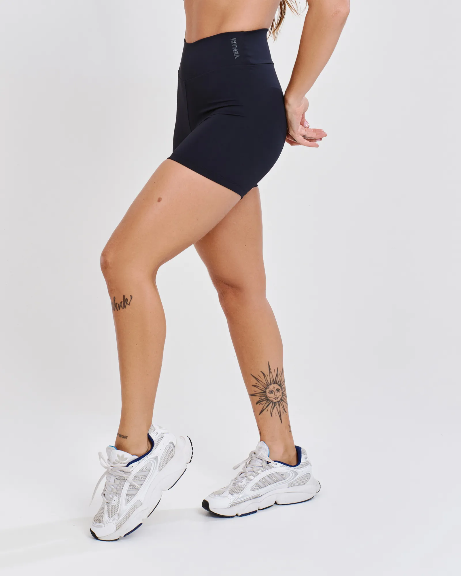 Short Pesponto Preto Essential