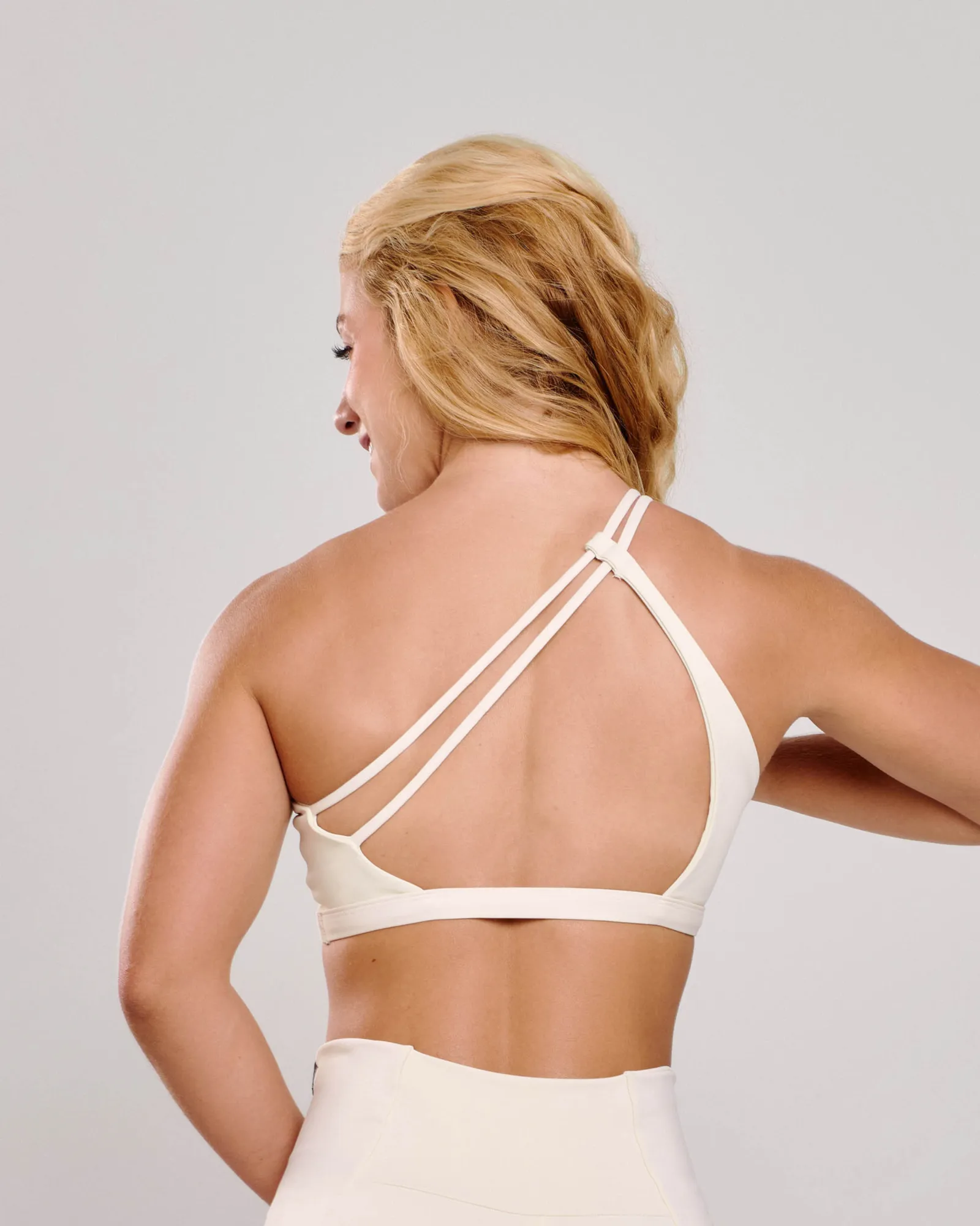 Top Assimétrico Off White Ju Mamute