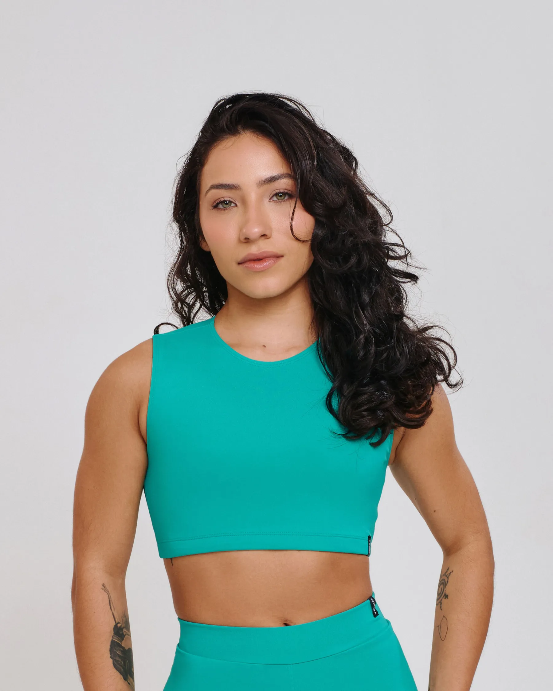 Top Cropped Isa Verde Aqua