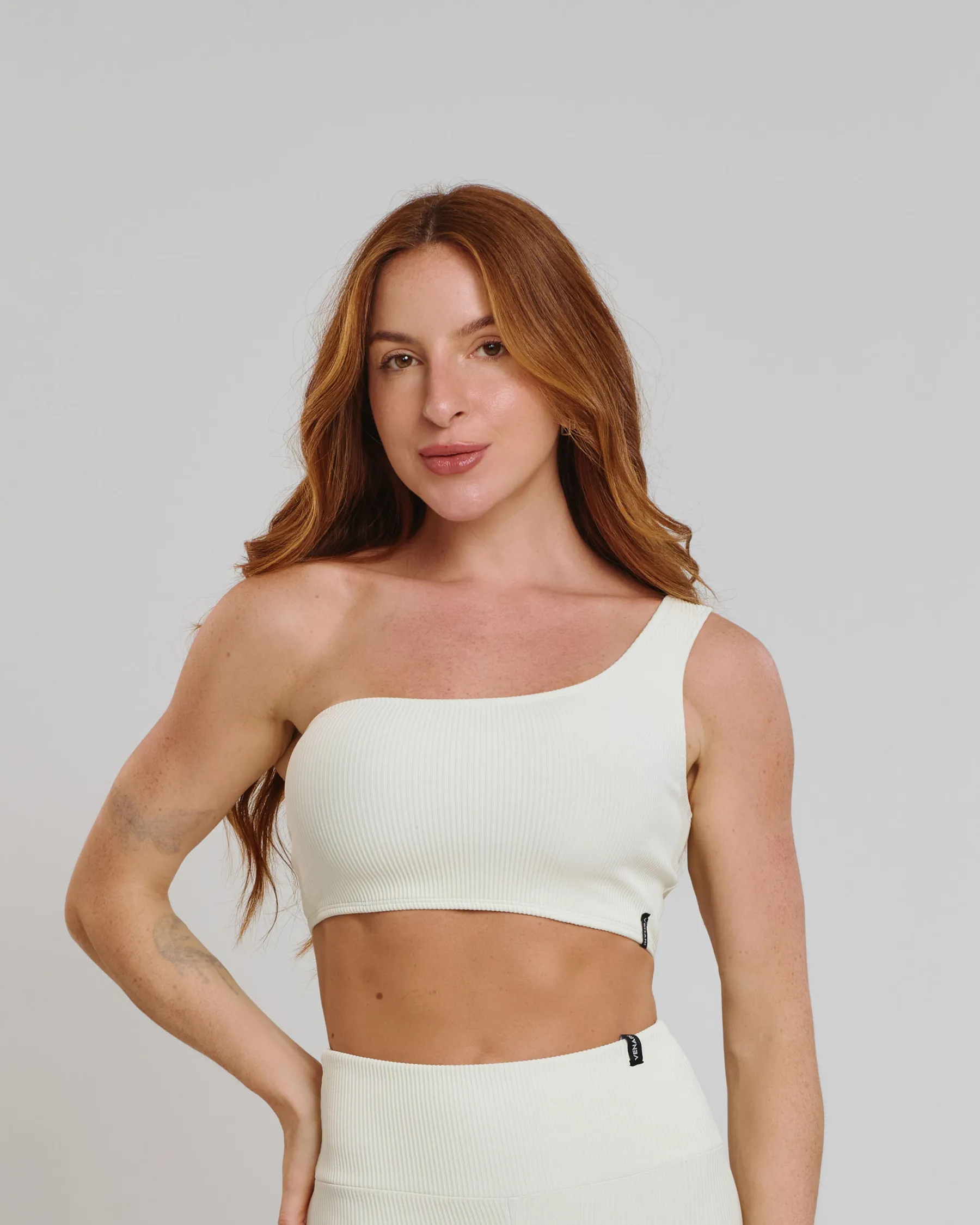 Top Ombro Único Canelado Eleva Off White